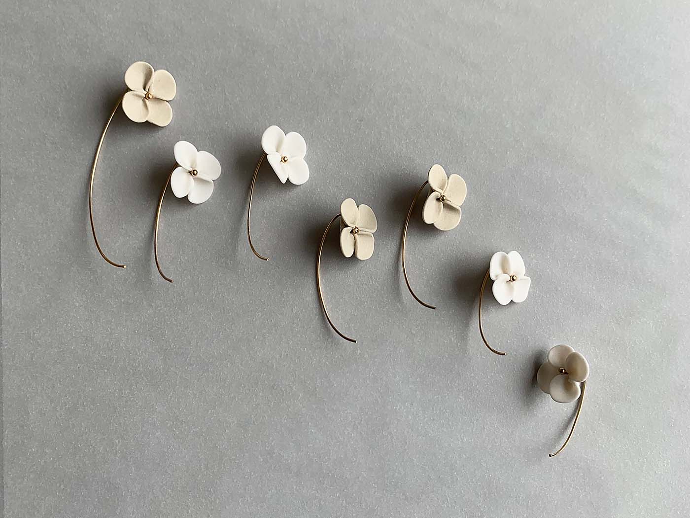 一輪の花　紫陽花 アナベル　片耳ピアス